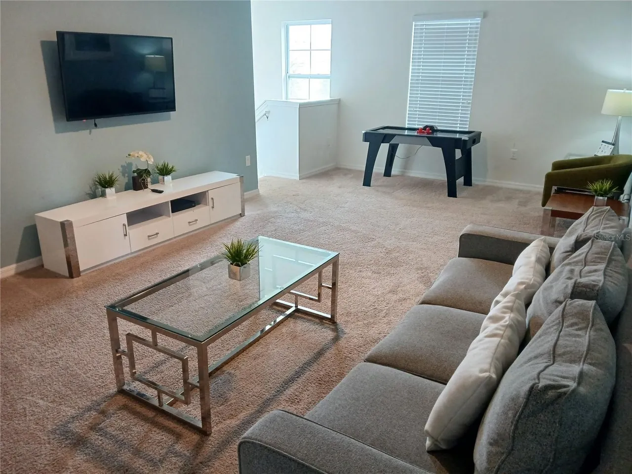 Slide show image of the Orlando Florida Home for Sale 42