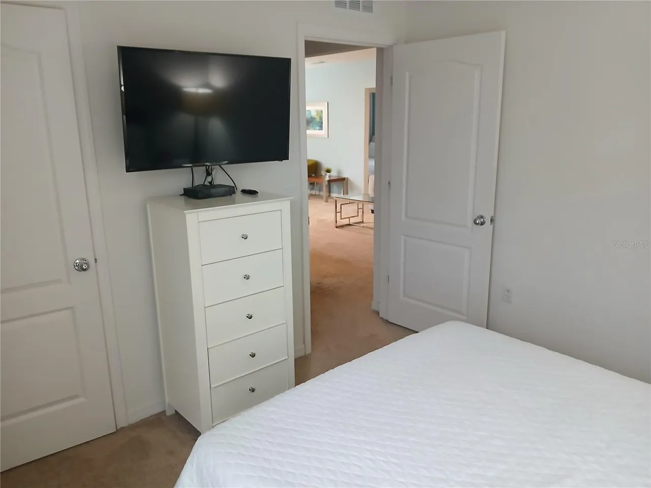 Slide show image of the Orlando Florida Home for Sale 43