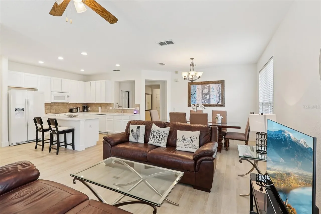 Slide show image of the Orlando Florida Home for Sale 07