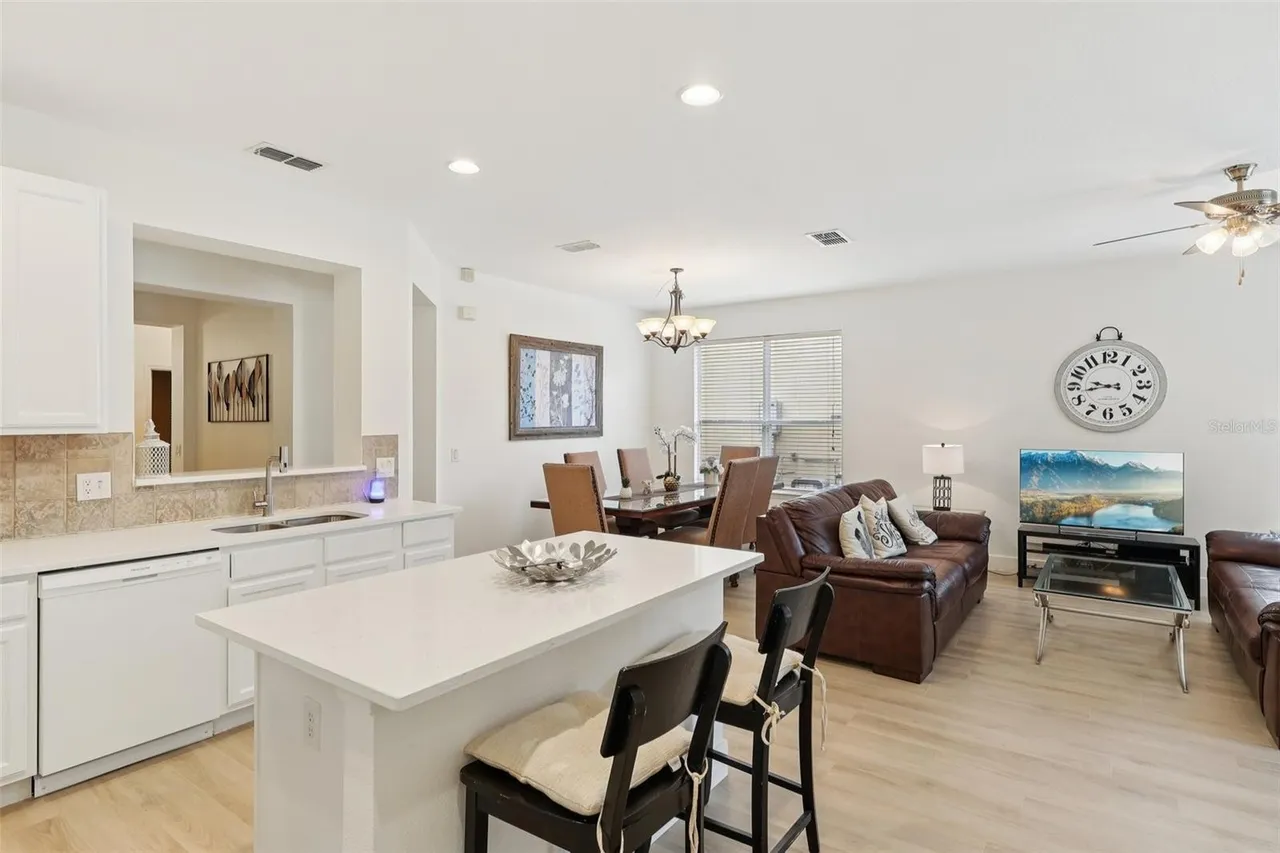 Slide show image of the Orlando Florida Home for Sale 13