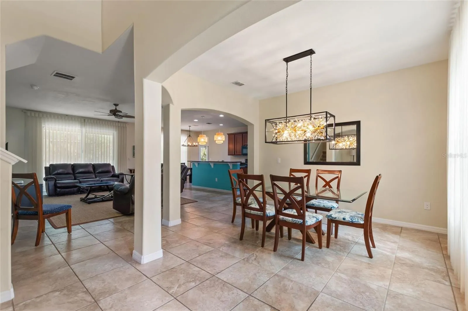 Slide show image of the Orlando Florida Home for Sale 04