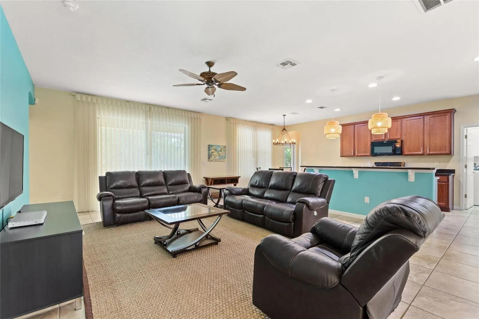 Slide show image of the Orlando Florida Home for Sale 06