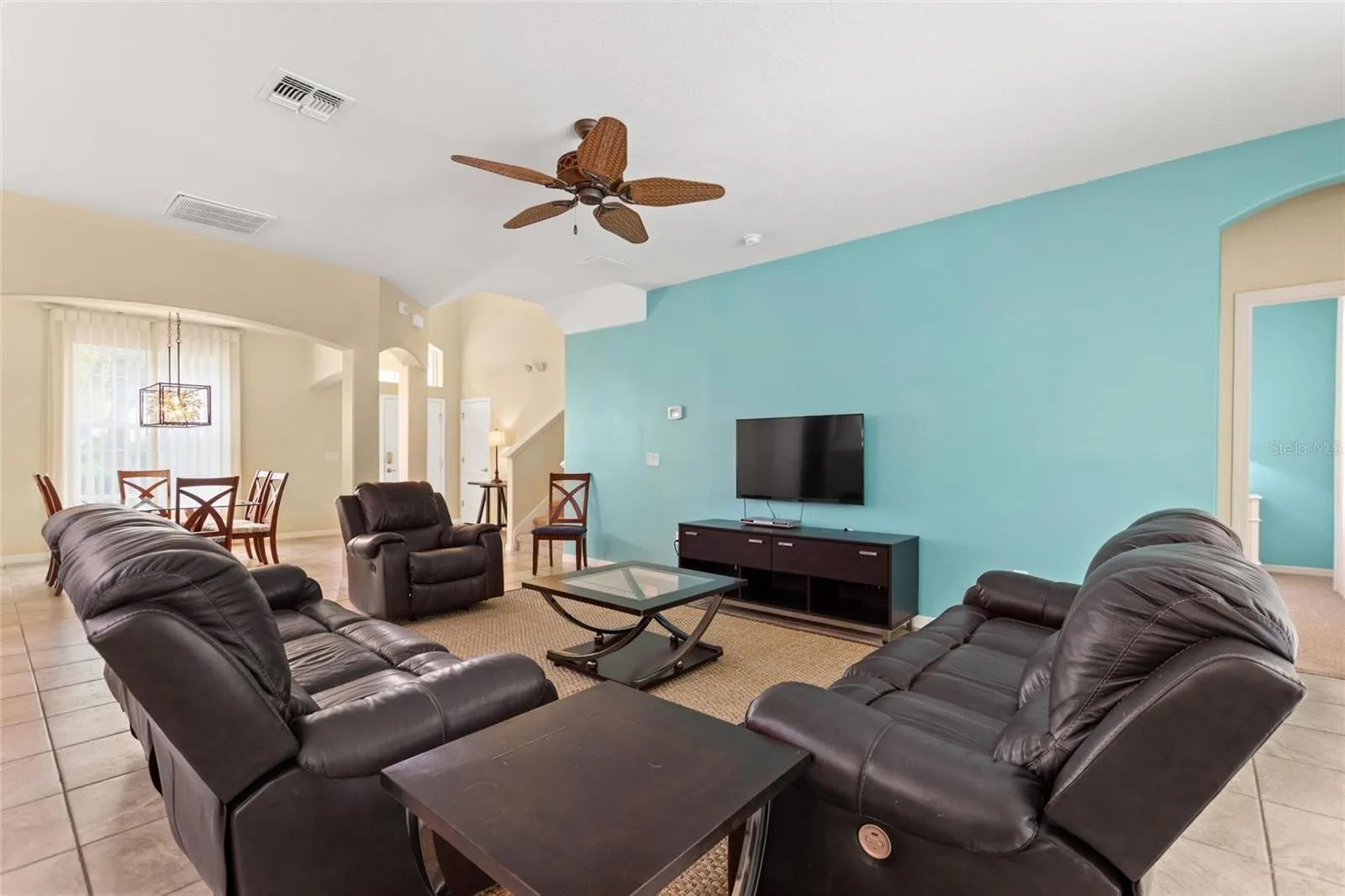 Slide show image of the Orlando Florida Home for Sale 08