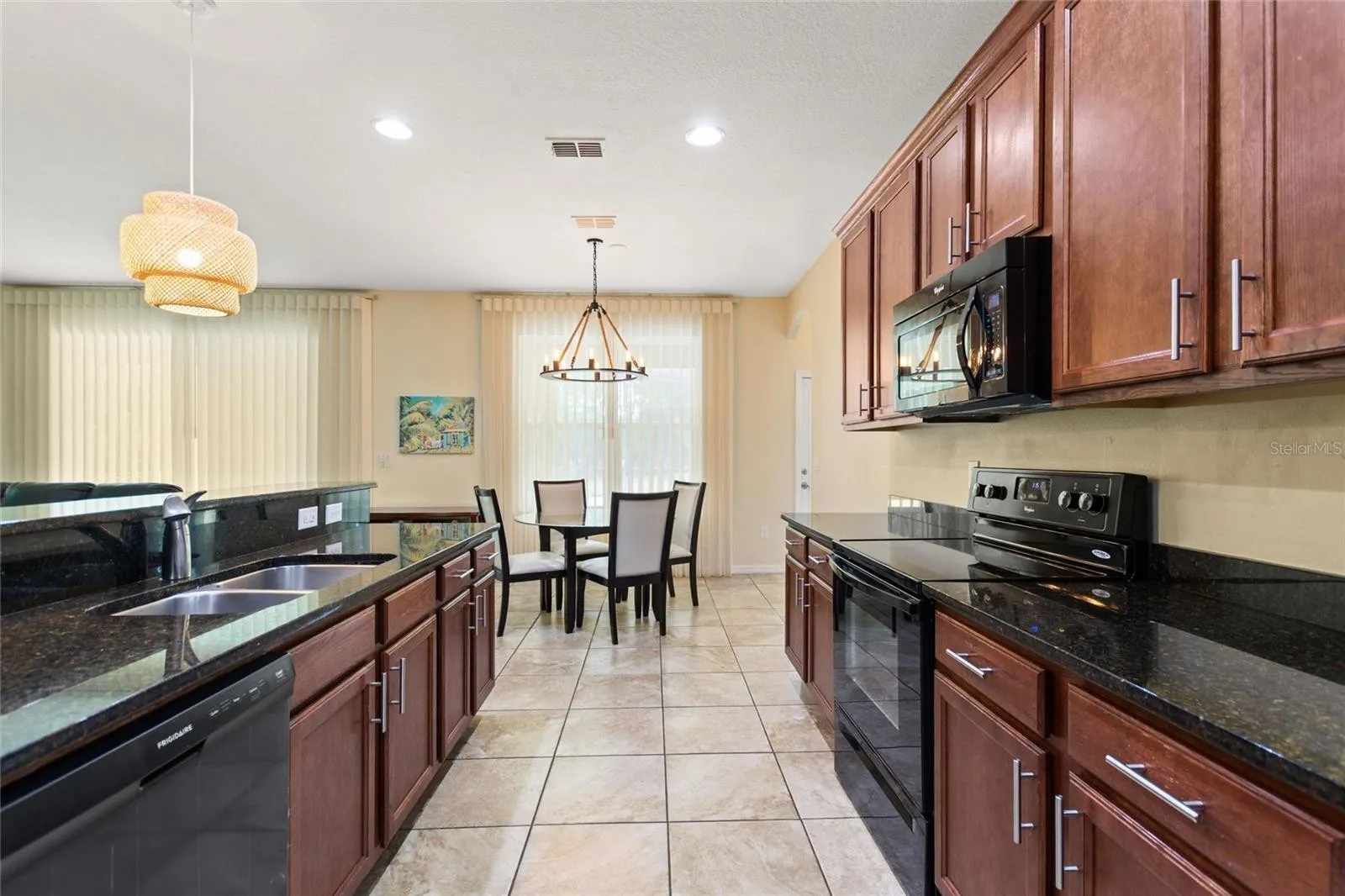 Slide show image of the Orlando Florida Home for Sale 13