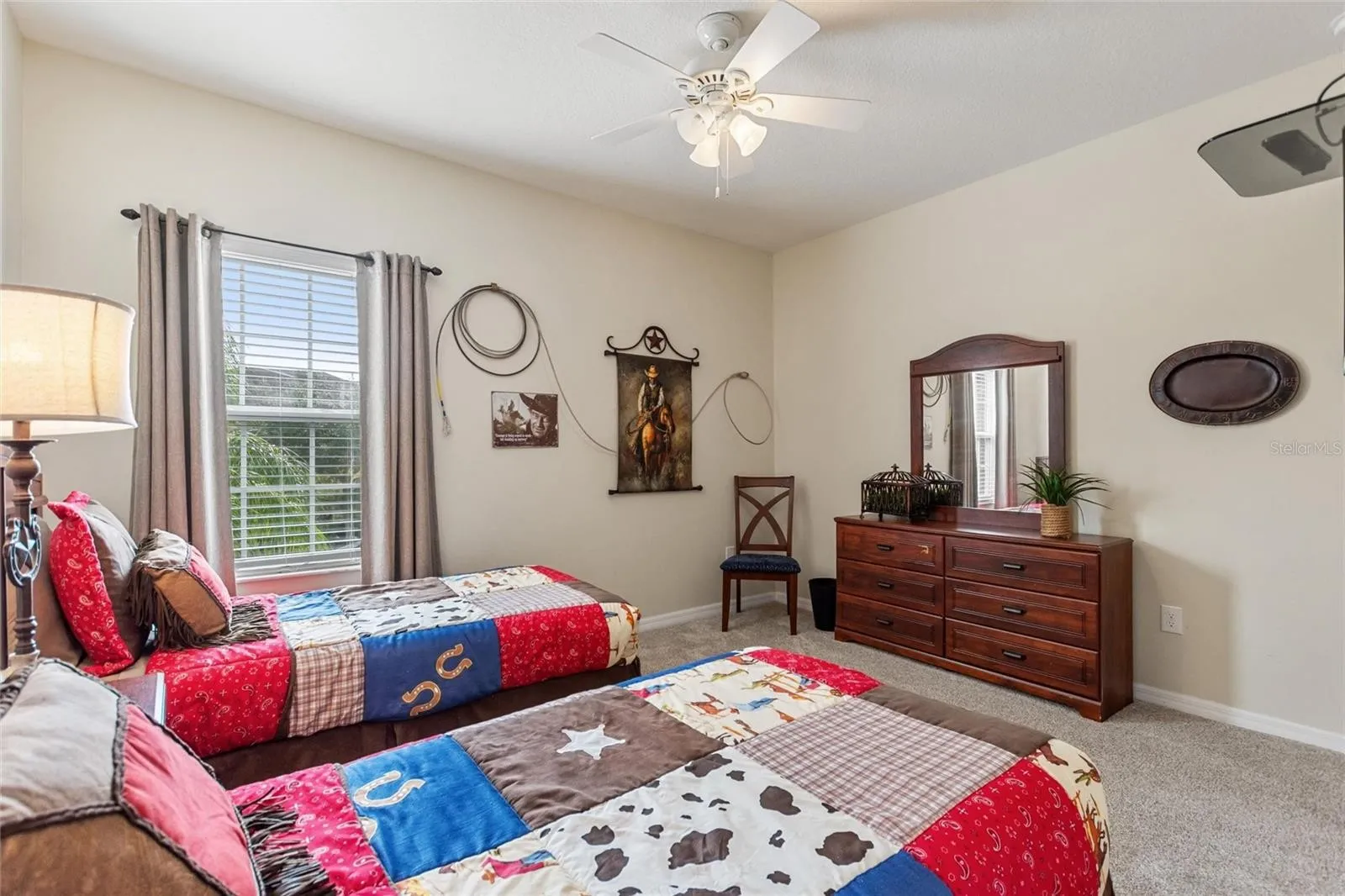 Slide show image of the Orlando Florida Home for Sale 30