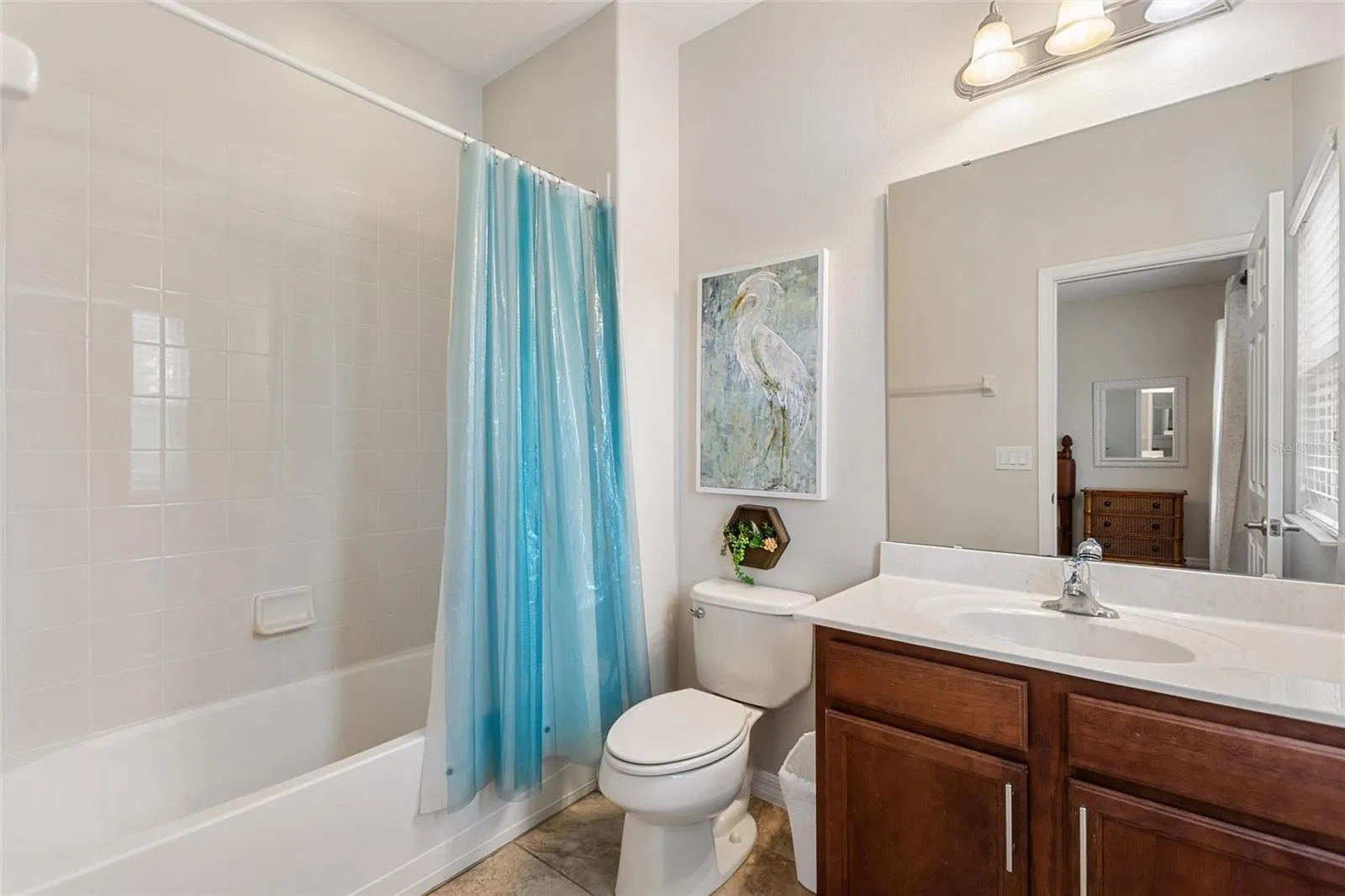 Slide show image of the Orlando Florida Home for Sale 38