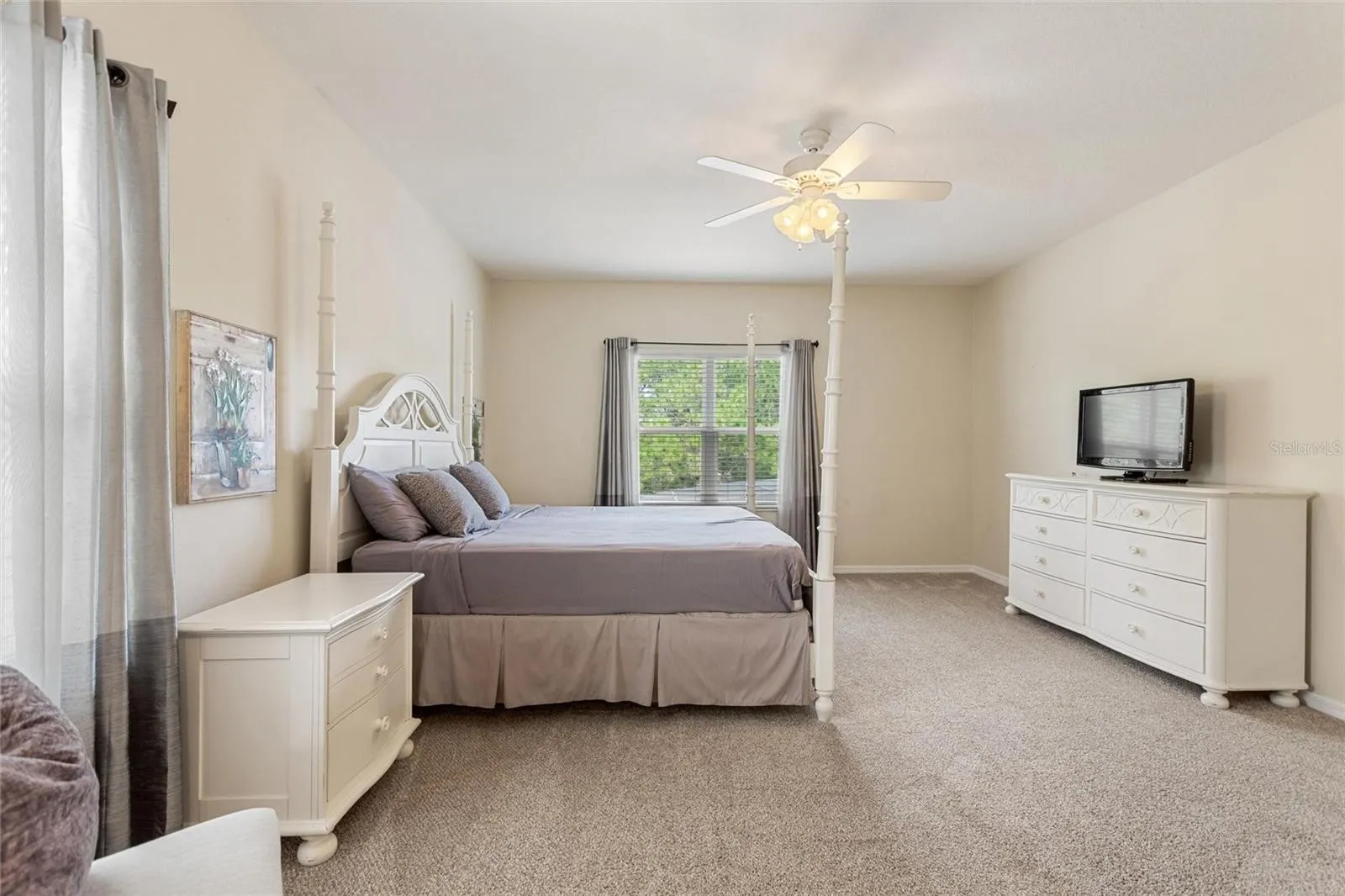 Slide show image of the Orlando Florida Home for Sale 41