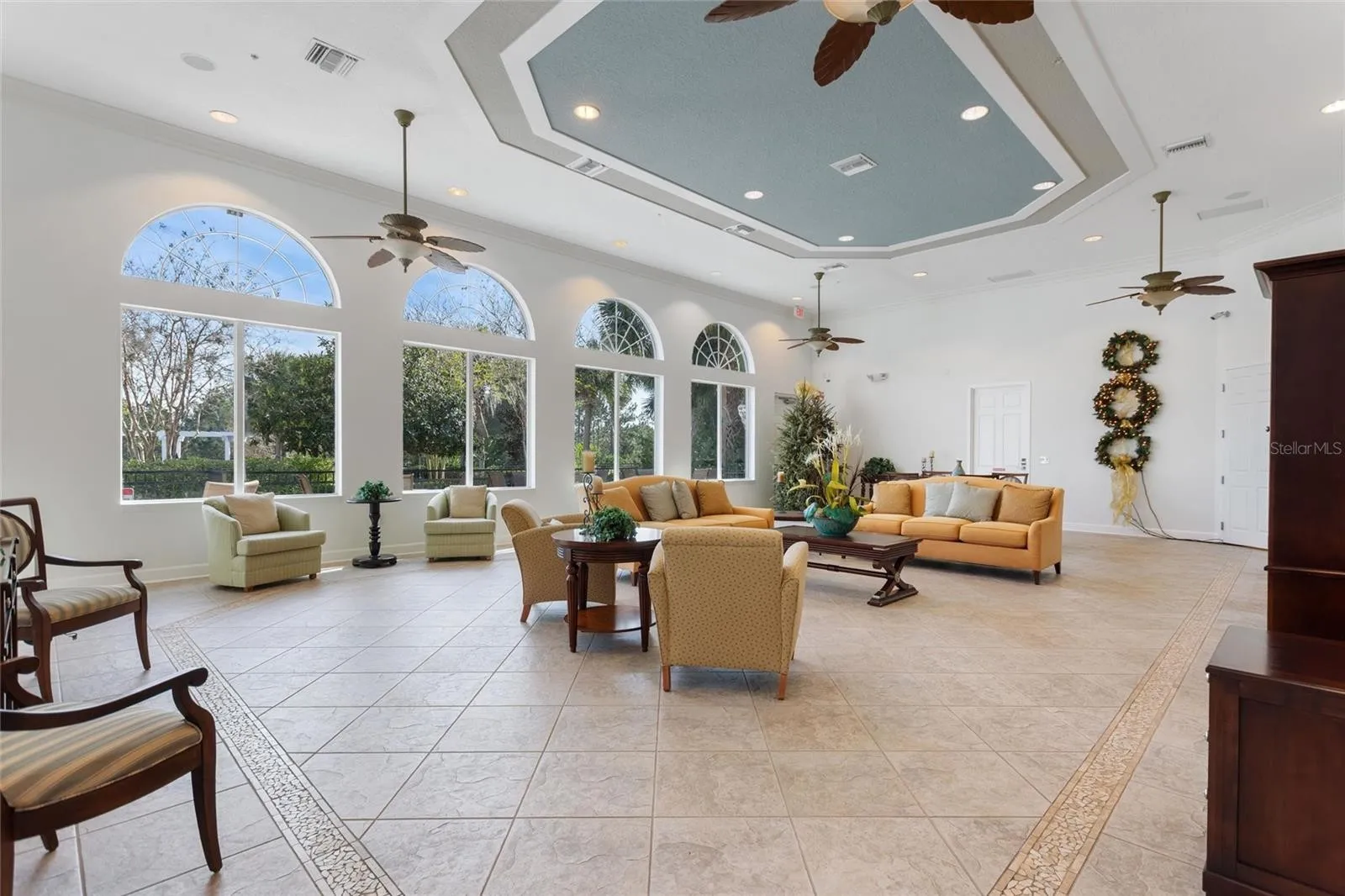 Slide show image of the Orlando Florida Home for Sale 59