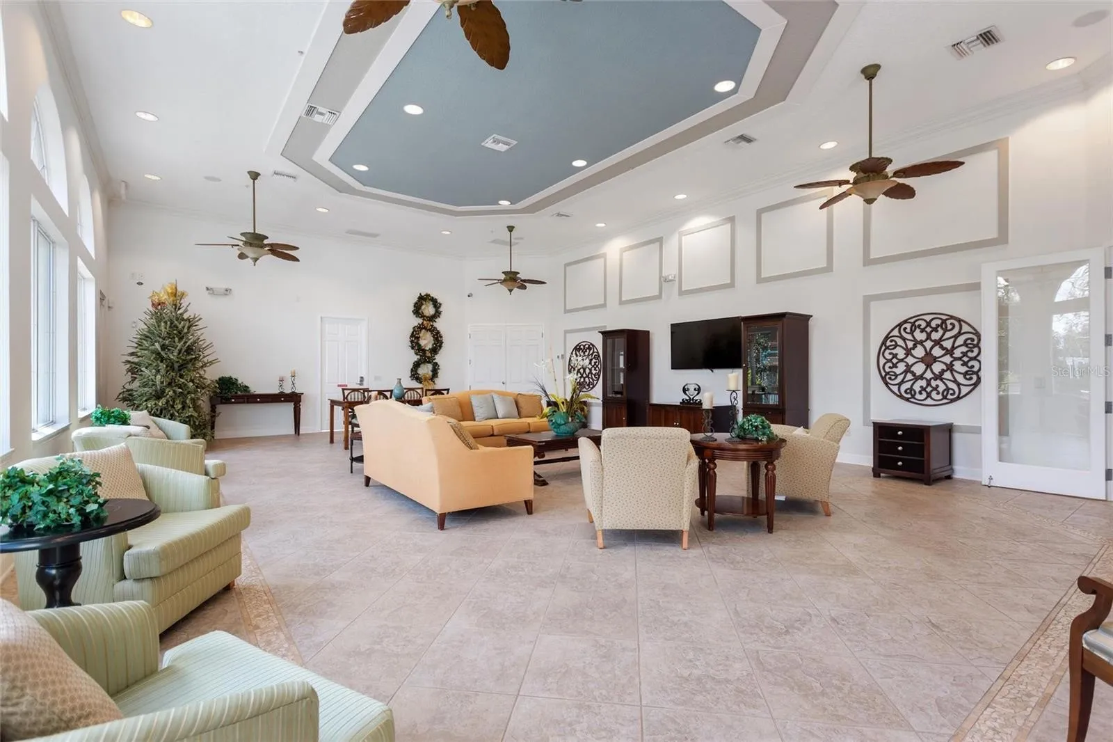 Slide show image of the Orlando Florida Home for Sale 60