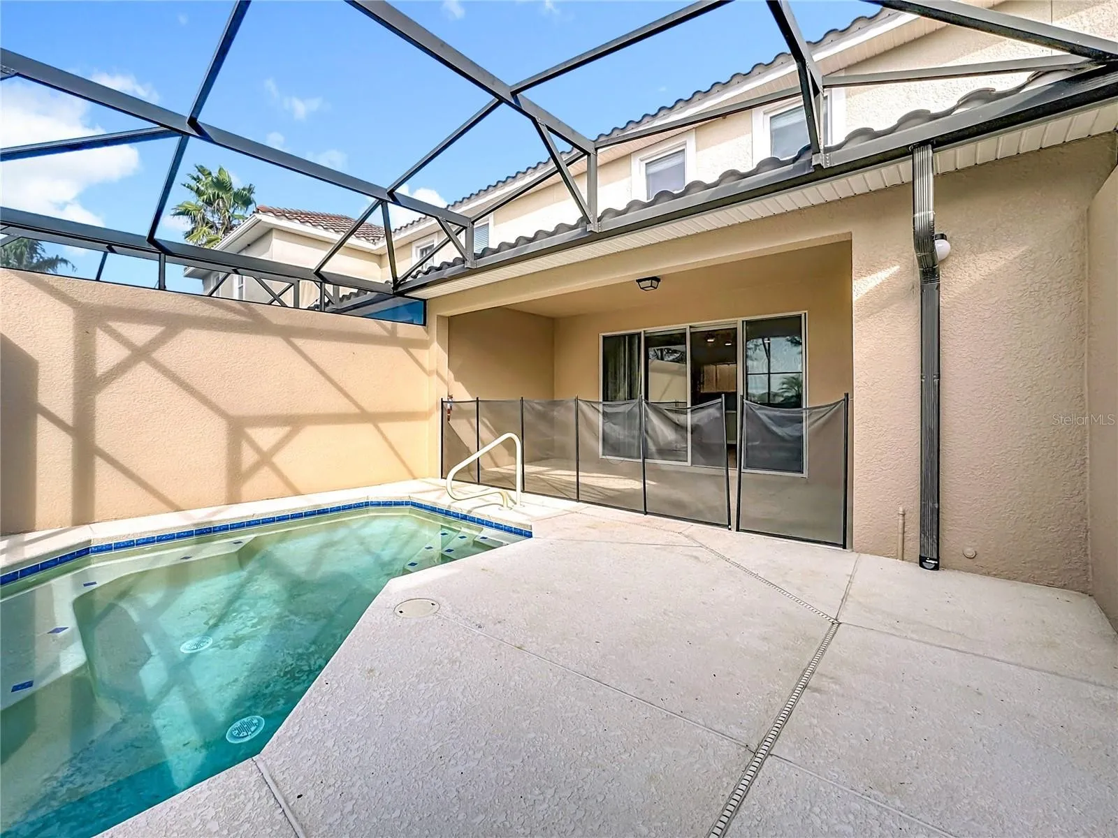 Slide show image of the Orlando Florida Home for Sale 31