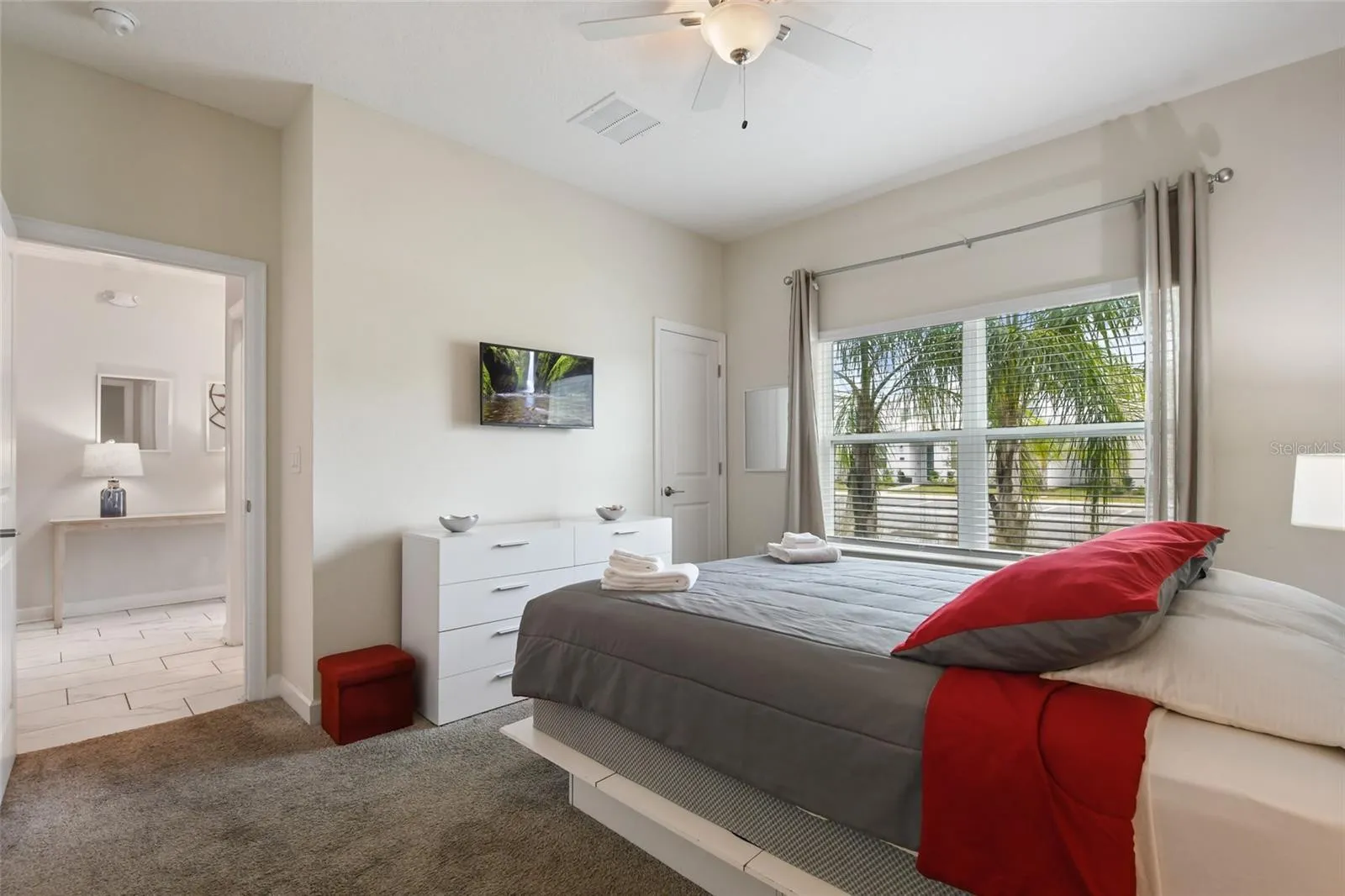 Slide show image of the Orlando Florida Home for Sale 07