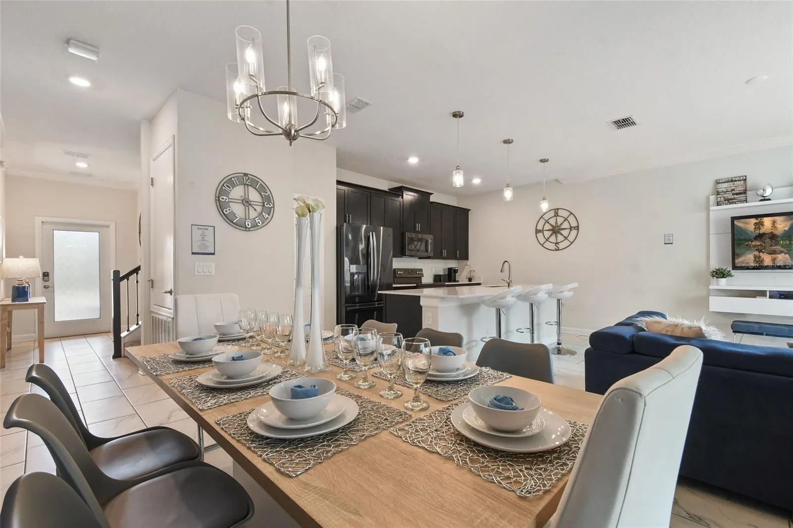 Slide show image of the Orlando Florida Home for Sale 12