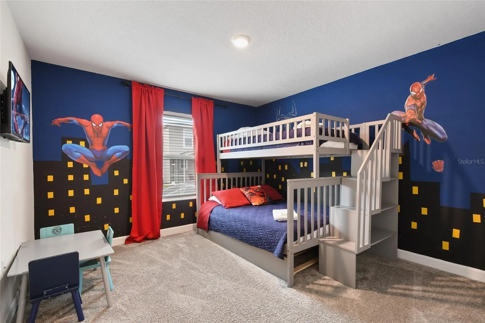 Slide show image of the Orlando Florida Home for Sale 38