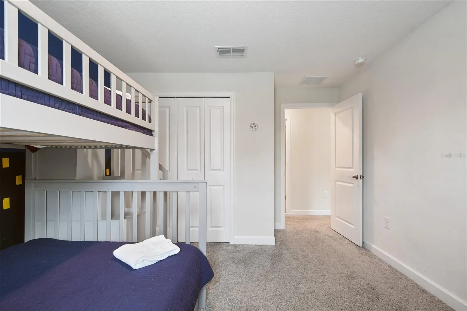 Slide show image of the Orlando Florida Home for Sale 39