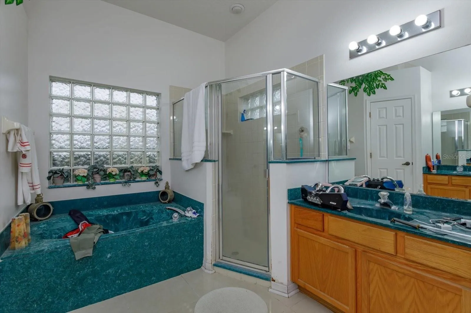 Slide show image of the Orlando Florida Home for Sale 14