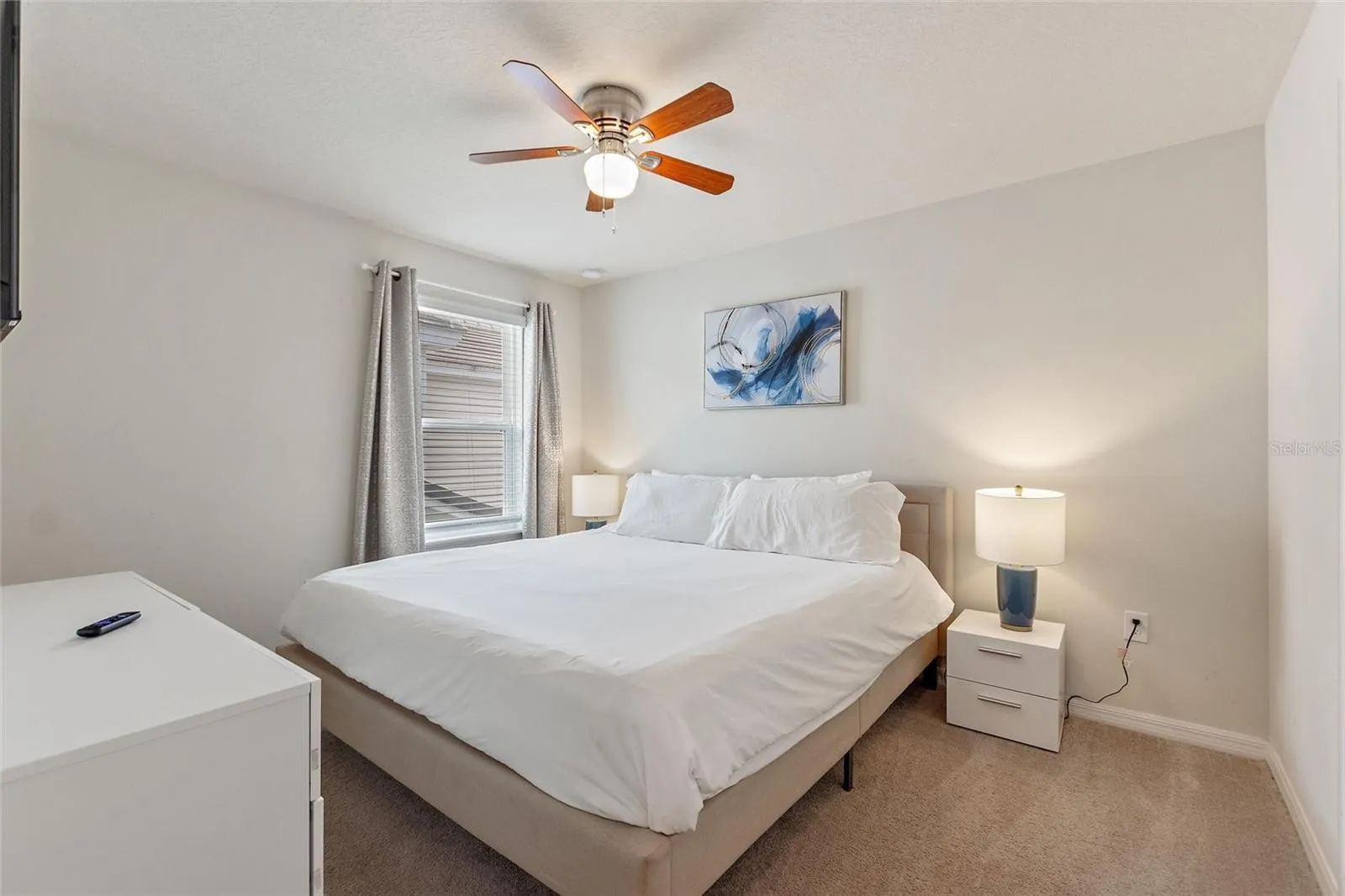 Slide show image of the Orlando Florida Home for Sale 36