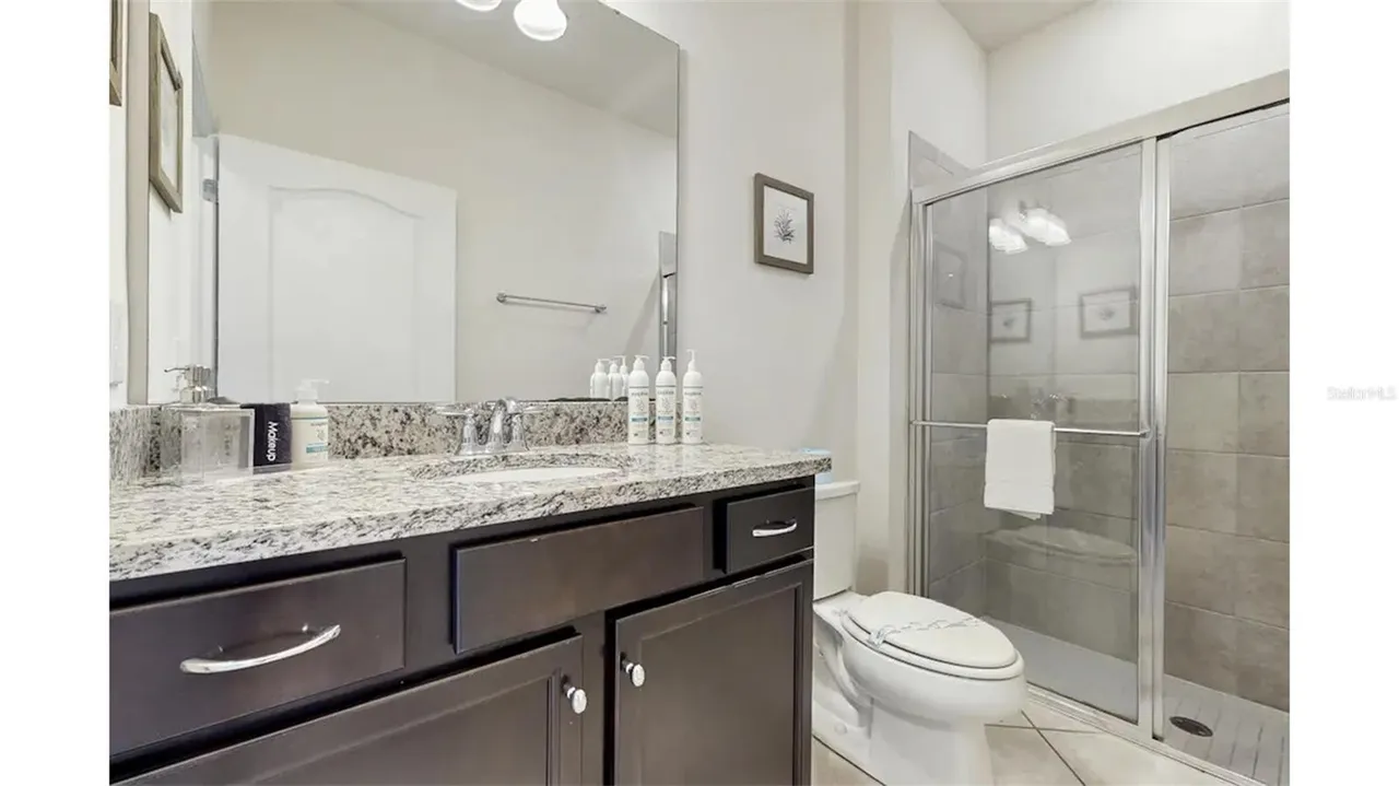 Slide show image of the Orlando Florida Home for Sale 17