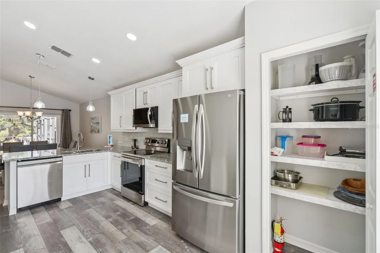 Slide show image of the Orlando Florida Home for Sale 09