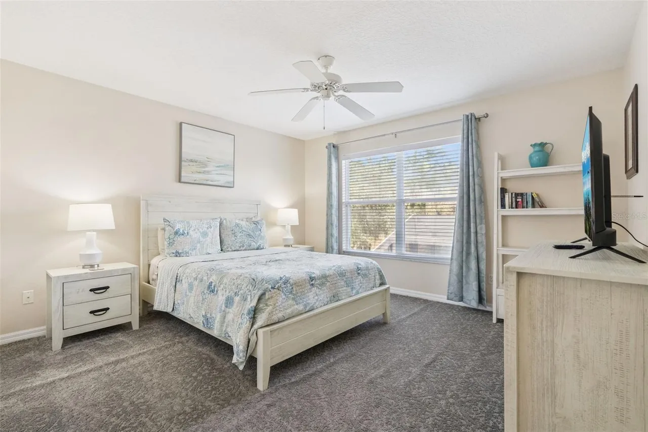 Slide show image of the Orlando Florida Home for Sale 25