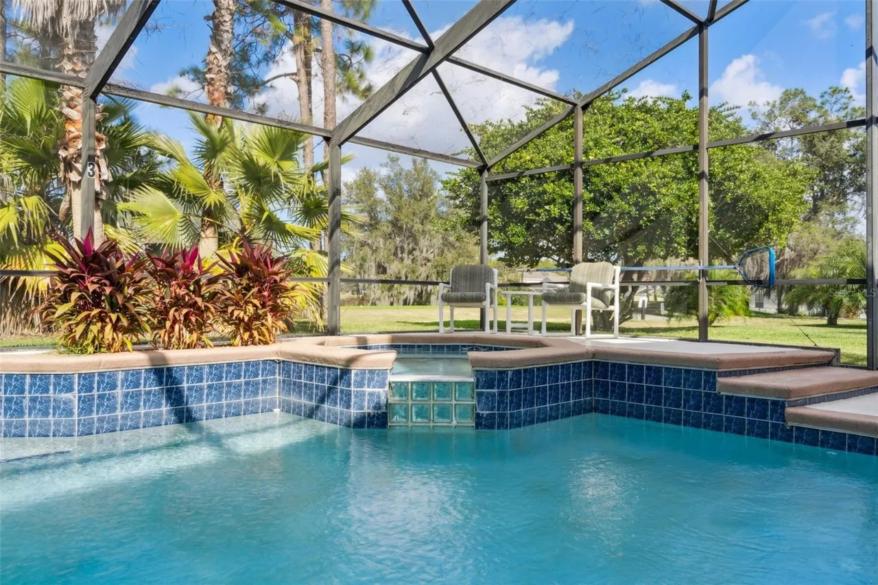 Slide show image of the Orlando Florida Home for Sale 38