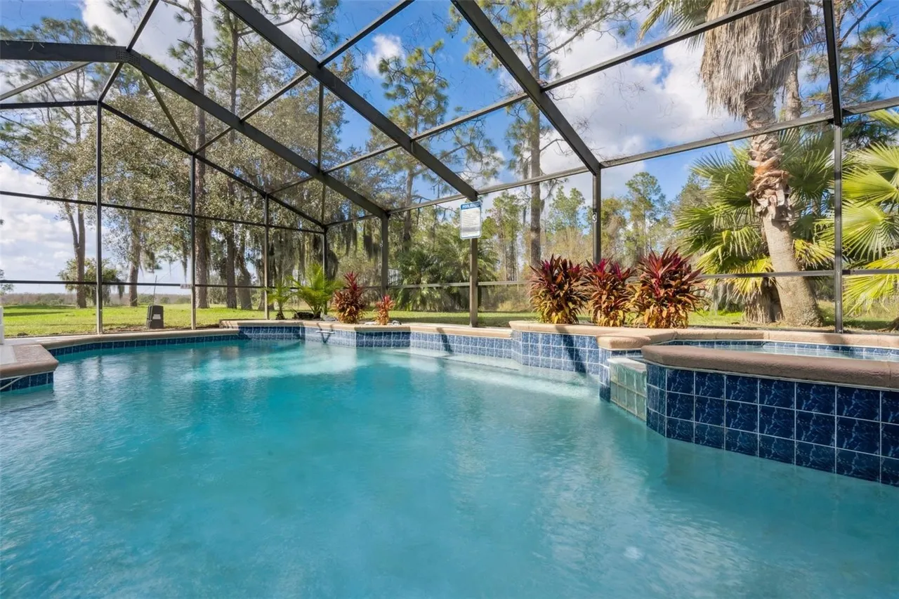 Slide show image of the Orlando Florida Home for Sale 40
