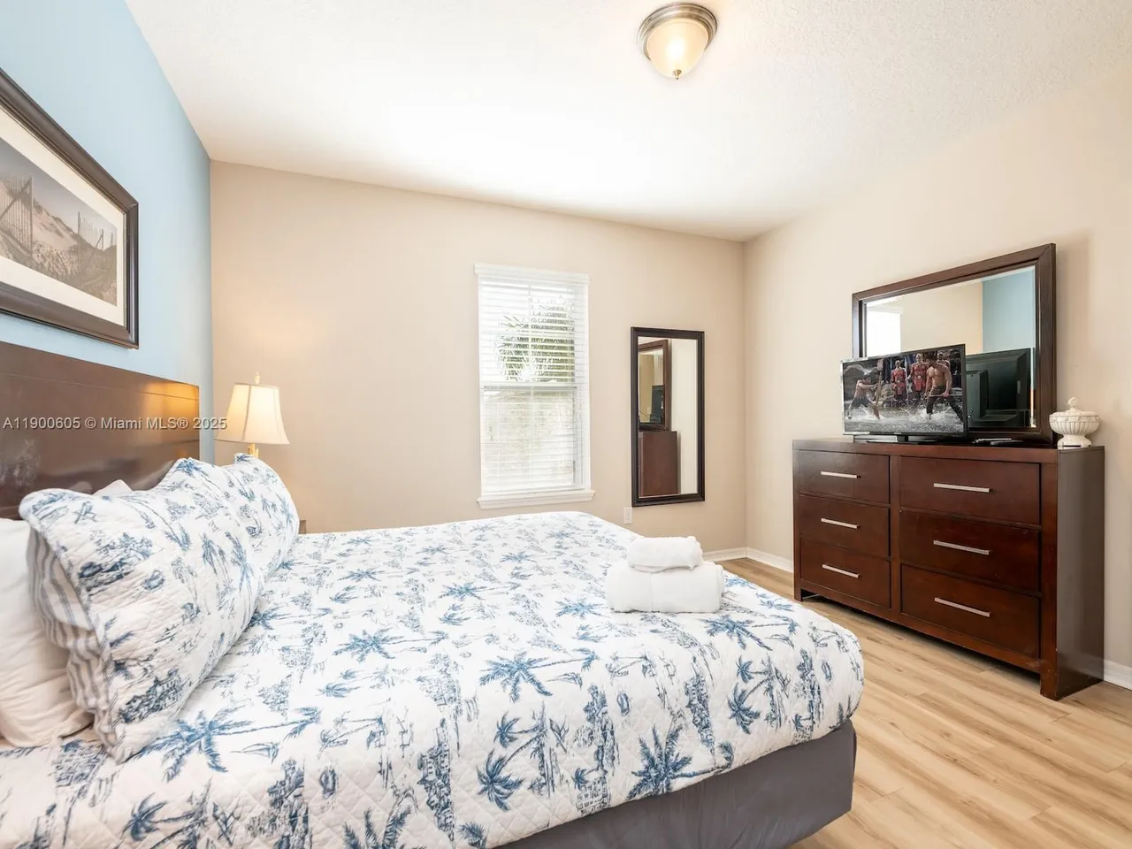 Slide show image of the Orlando Florida Home for Sale 15