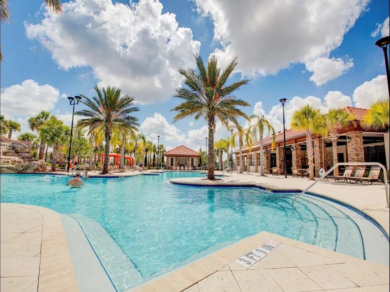 Slide show image of the Orlando Florida Home for Sale 27